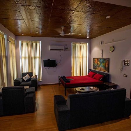 Waves Beach House Puducherry Exterior foto