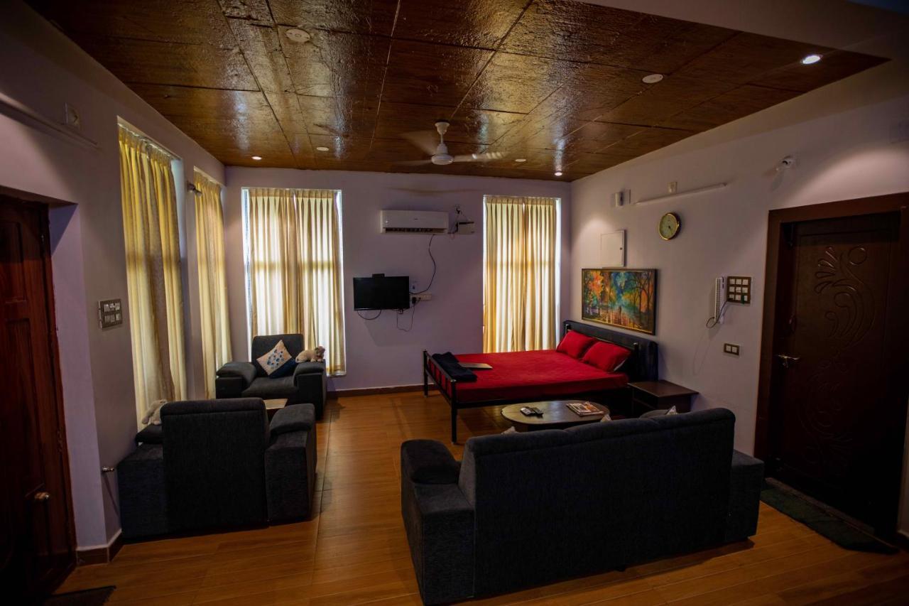 Waves Beach House Puducherry Exterior foto
