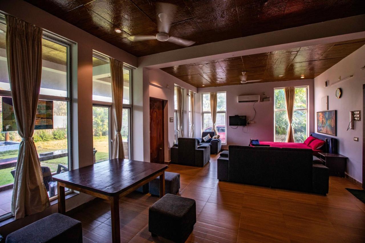 Waves Beach House Puducherry Exterior foto