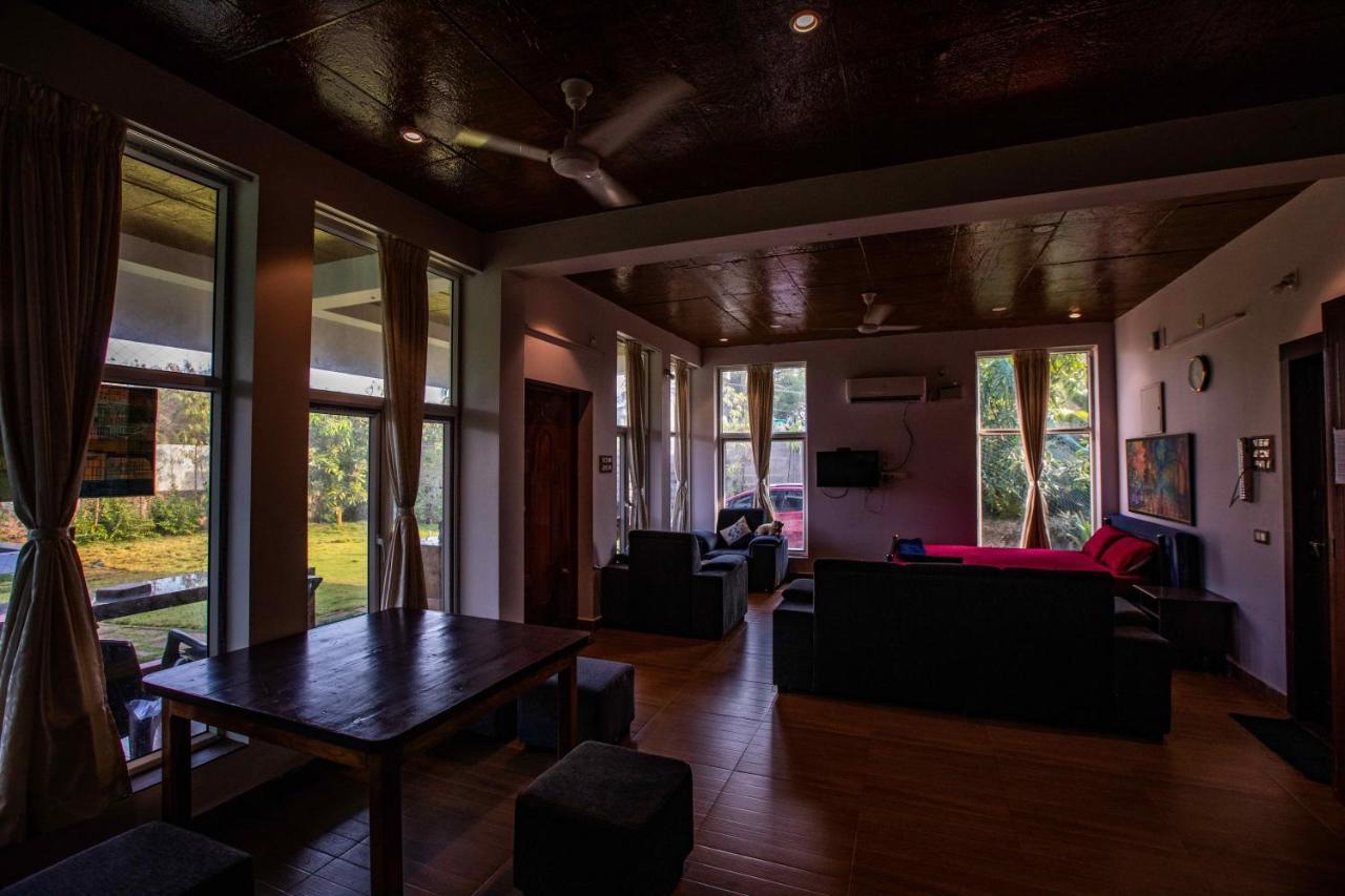 Waves Beach House Puducherry Exterior foto