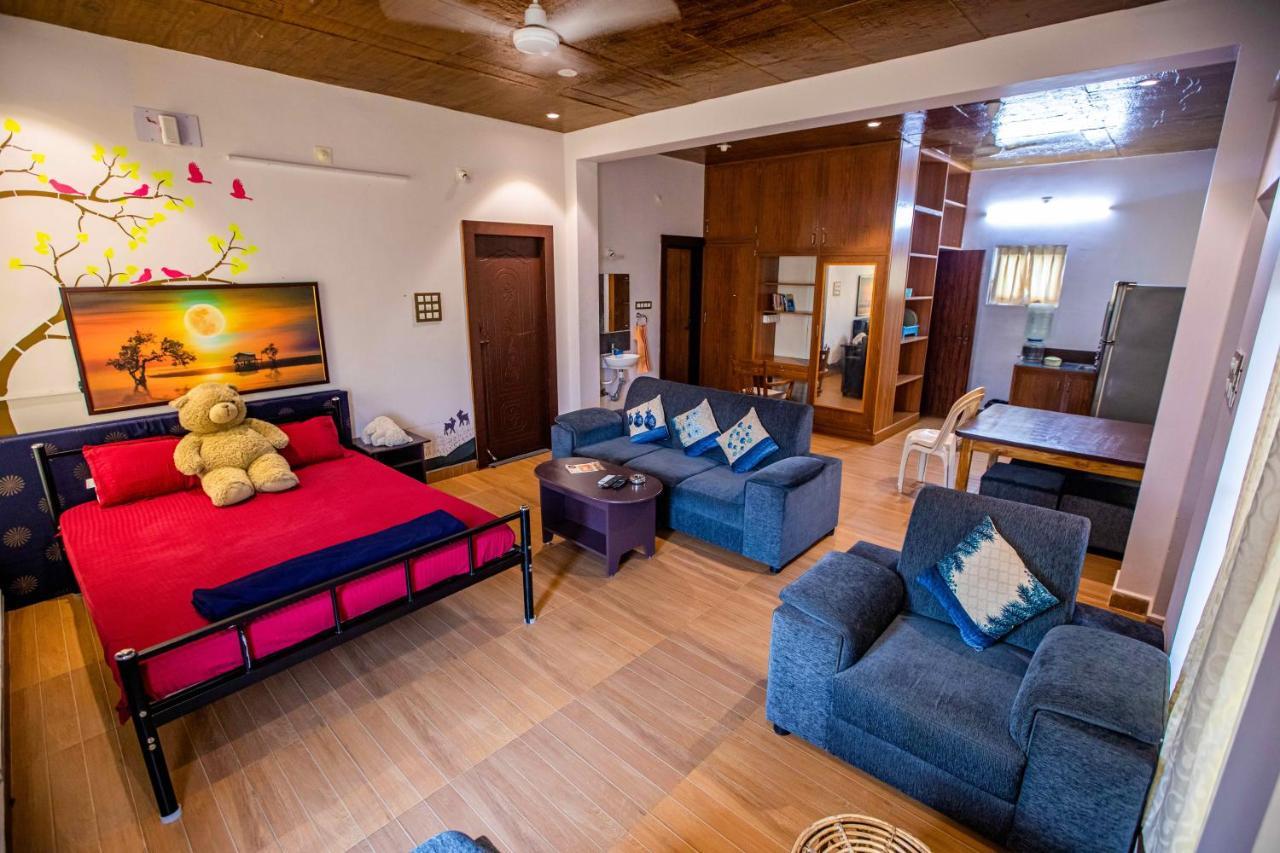 Waves Beach House Puducherry Exterior foto