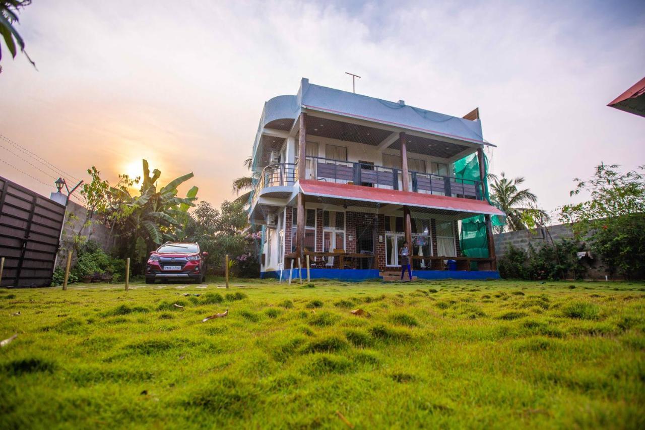 Waves Beach House Puducherry Exterior foto