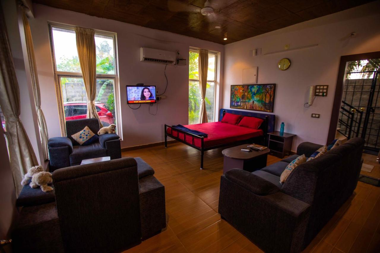 Waves Beach House Puducherry Exterior foto