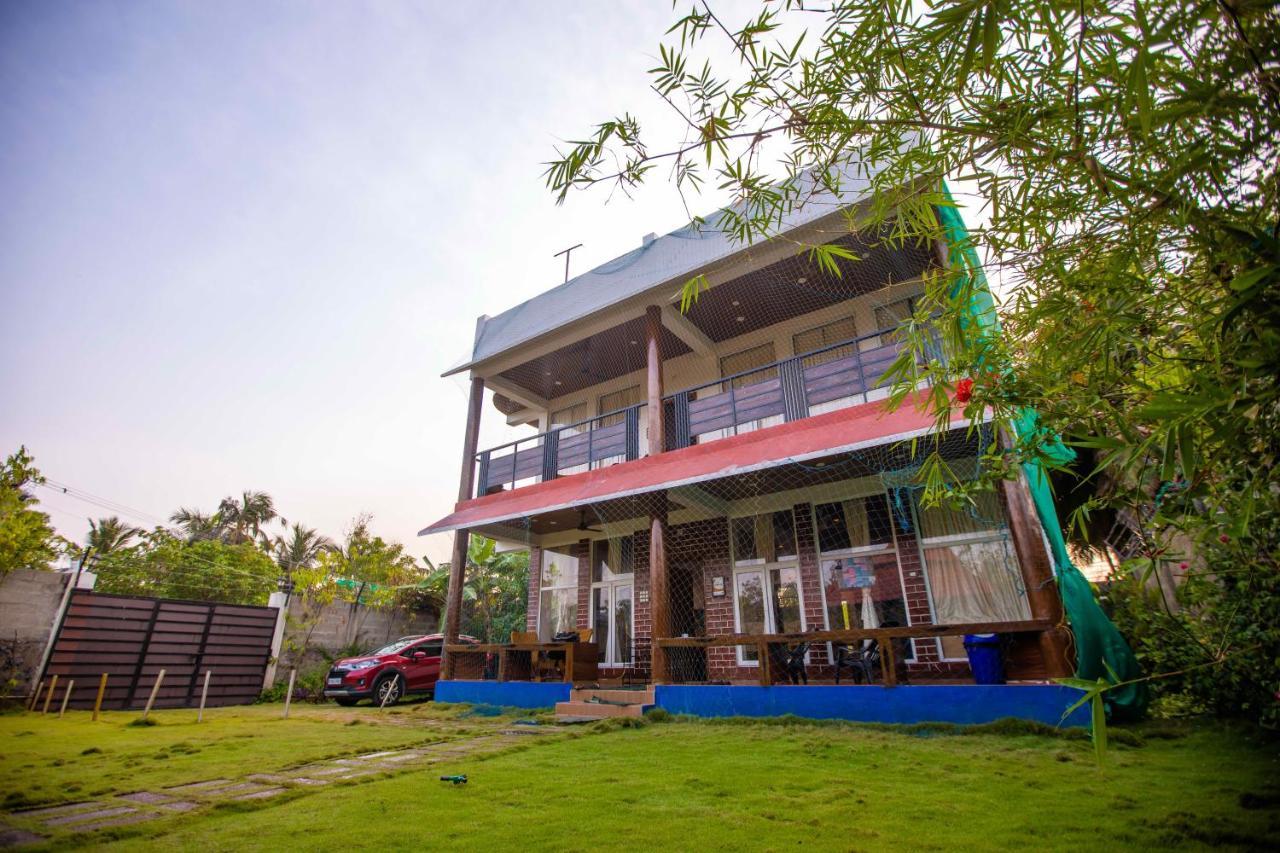 Waves Beach House Puducherry Exterior foto