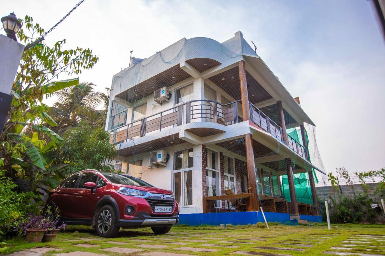 Waves Beach House Puducherry Exterior foto