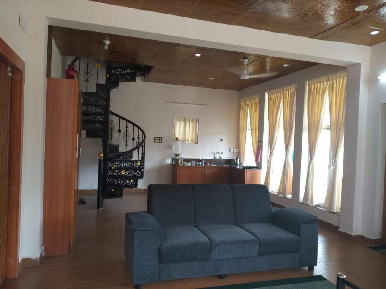 Waves Beach House Puducherry Exterior foto